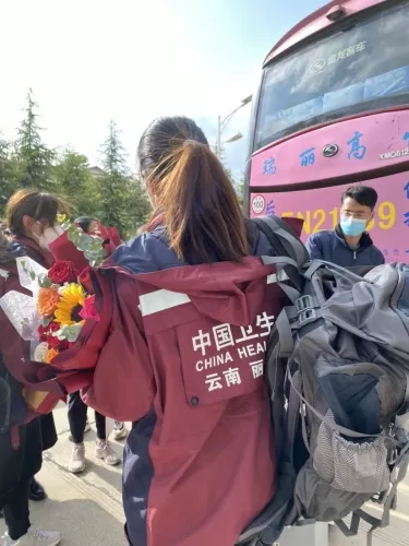 铁骑开道！丽江市最新一批援瑞卫生应急队凯旋