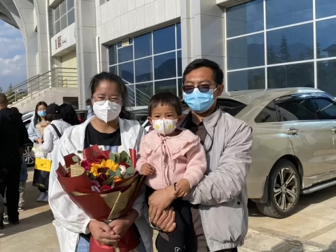 铁骑开道！丽江市最新一批援瑞卫生应急队凯旋