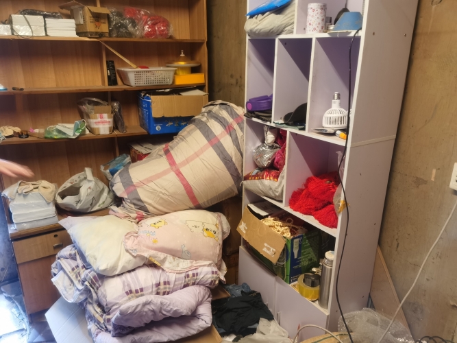 “三合一”场所隐患大  丽江古城4家店铺被查封！ (4).jpg