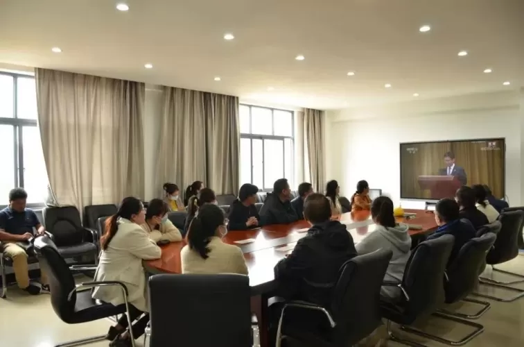 丽江市卫生健康系统组织开展主题党日活动集中收看庆祝中国共产主义青年团成立100周年大会