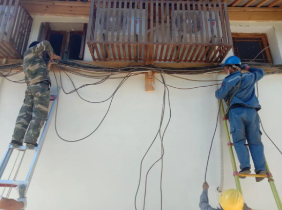 “三线”整治见成效  丽江古城亮出美丽“天际线”