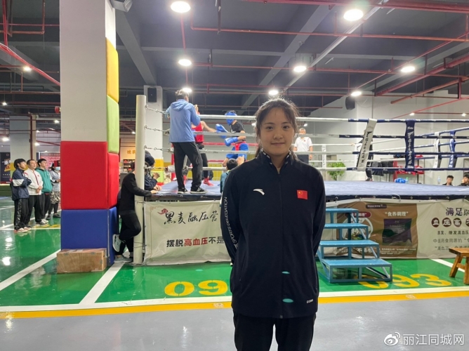 提升体能，各地拳击选手在丽江进行对抗赛训练 (3).jpg