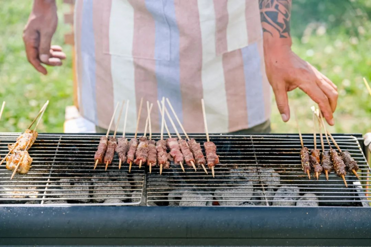 6月19日，丽江地中海国际度假区的首次户外音乐生活节来袭，恰逢父亲节，约你“爸”气潮玩，嗨乐一夏！  活  ...