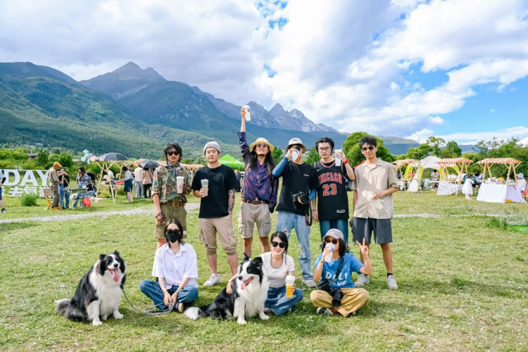 6月19日，丽江地中海国际度假区的首次户外音乐生活节来袭，恰逢父亲节，约你“爸”气潮玩，嗨乐一夏！  活  ...
