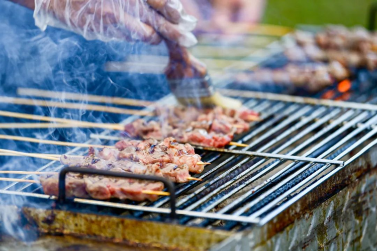 6月19日，丽江地中海国际度假区的首次户外音乐生活节来袭，恰逢父亲节，约你“爸”气潮玩，嗨乐一夏！  活  ...