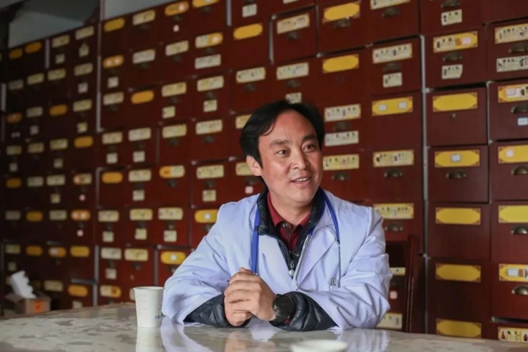 丽江乡村医生荣获第五届“白求恩式好医生”称号