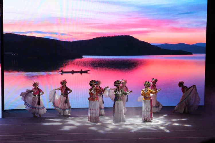 宁静山水 蒗漫彝乡  2022宁蒗彝族自治县文化旅游节暨招商活动开幕