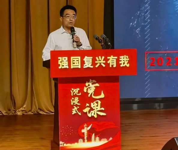 丽江市卫生健康系统举行弘扬伟大抗疫精神“强国复兴有我”沉浸式党课