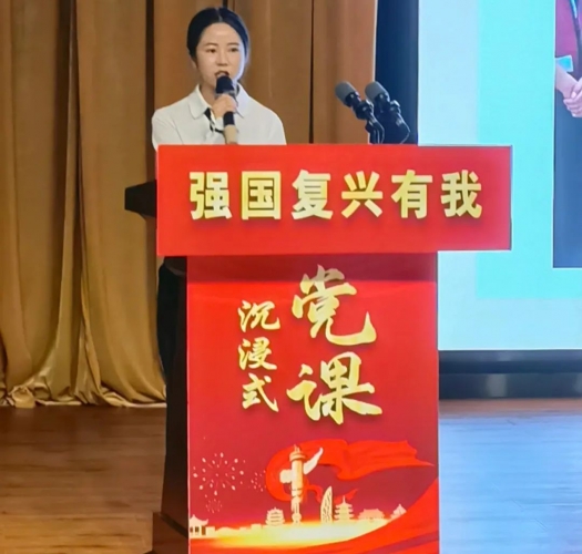 丽江市卫生健康系统举行弘扬伟大抗疫精神“强国复兴有我”沉浸式党课