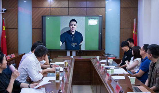 在丽江天然影棚拍摄一部破圈之作 电影《与你共度的夏天》恳谈会举行