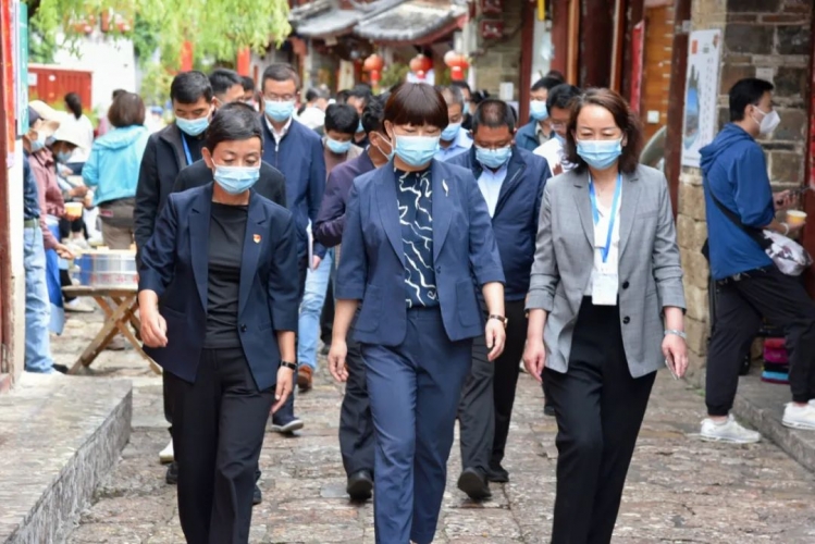 浦虹到丽江古城调研旅游接待和疫情防控工作.jpg