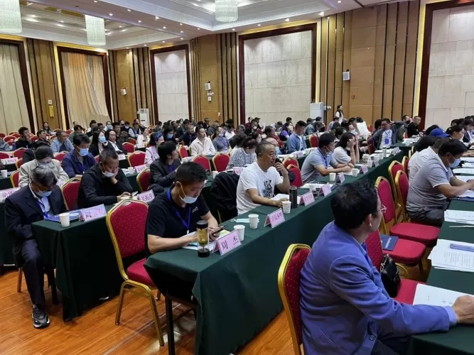 丽江市文联所属9个文艺家协会第五次代表大会召开