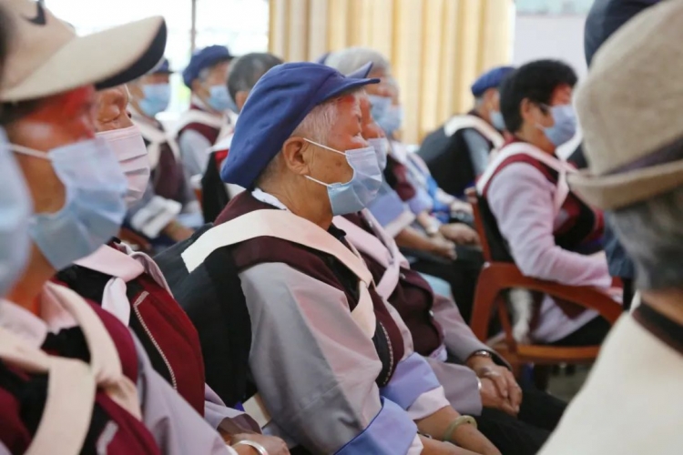 古城区开展老年健康宣传周活动