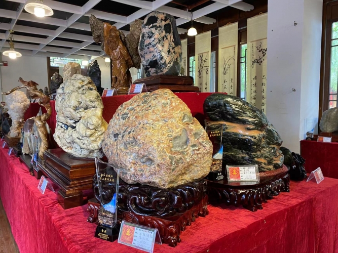 大开眼界！第二届丽江古城杯奇石展开展 (7).jpg