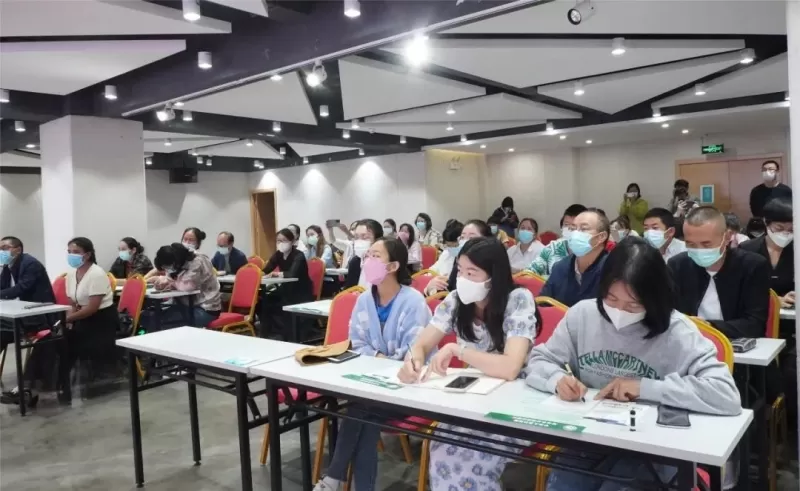 丽江市累计为1233户企业发放稳岗返还资金1553万元，用实实在在的助企政策为企业稳定发展增添信心