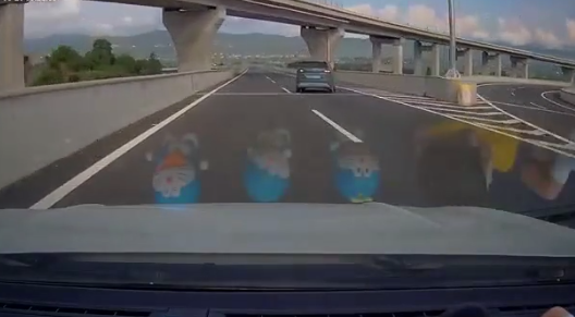 高速错过出口直接倒车？一次性记12分 (1).png