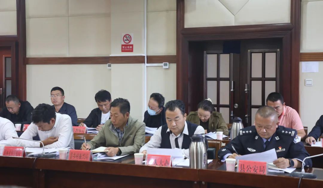 26位全国和省人大代表、政协委员、特约检察员和特邀专家来丽视察