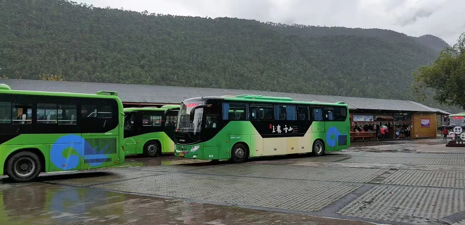 处理失物招领27起  出动志愿服务人员50多人次， 国庆期间玉龙雪山景区好人好事连连！