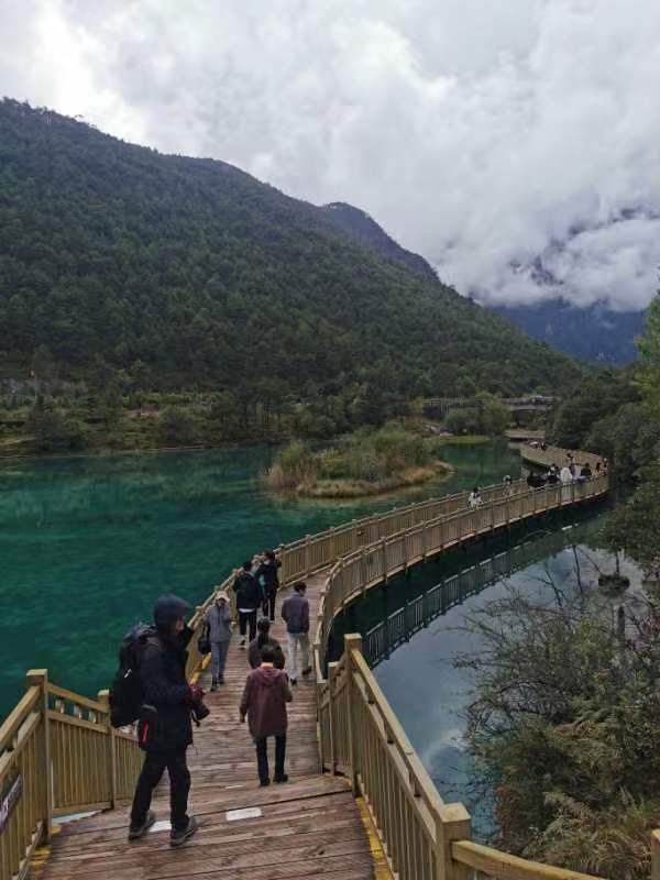 处理失物招领27起  出动志愿服务人员50多人次， 国庆期间玉龙雪山景区好人好事连连！