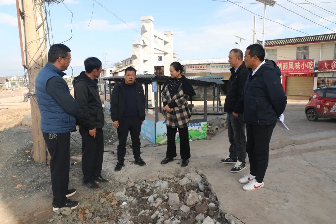 和秋珍现场调研拉市乡村振兴示范园（田园综合体）旅游产业配套设施项目进展情况