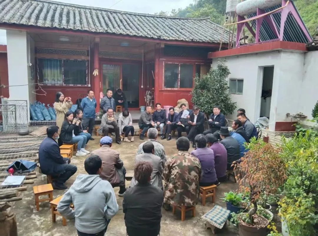 市政府副厅级领导深入玉龙县宝山乡调研指导推进住户调查大样本轮换工作
