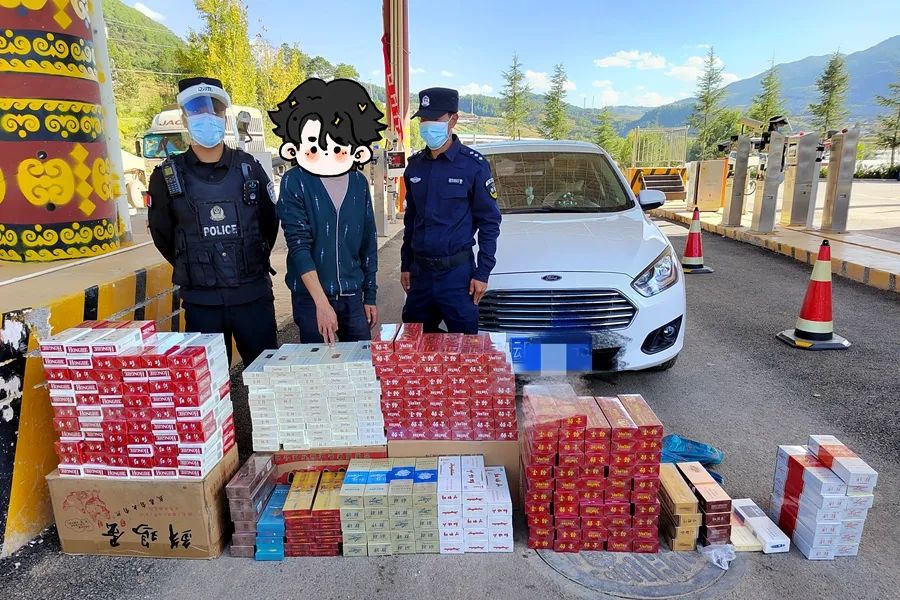 宁蒗公安检查站查获红塔山、云烟等各类品牌卷烟311条 (1).jpg