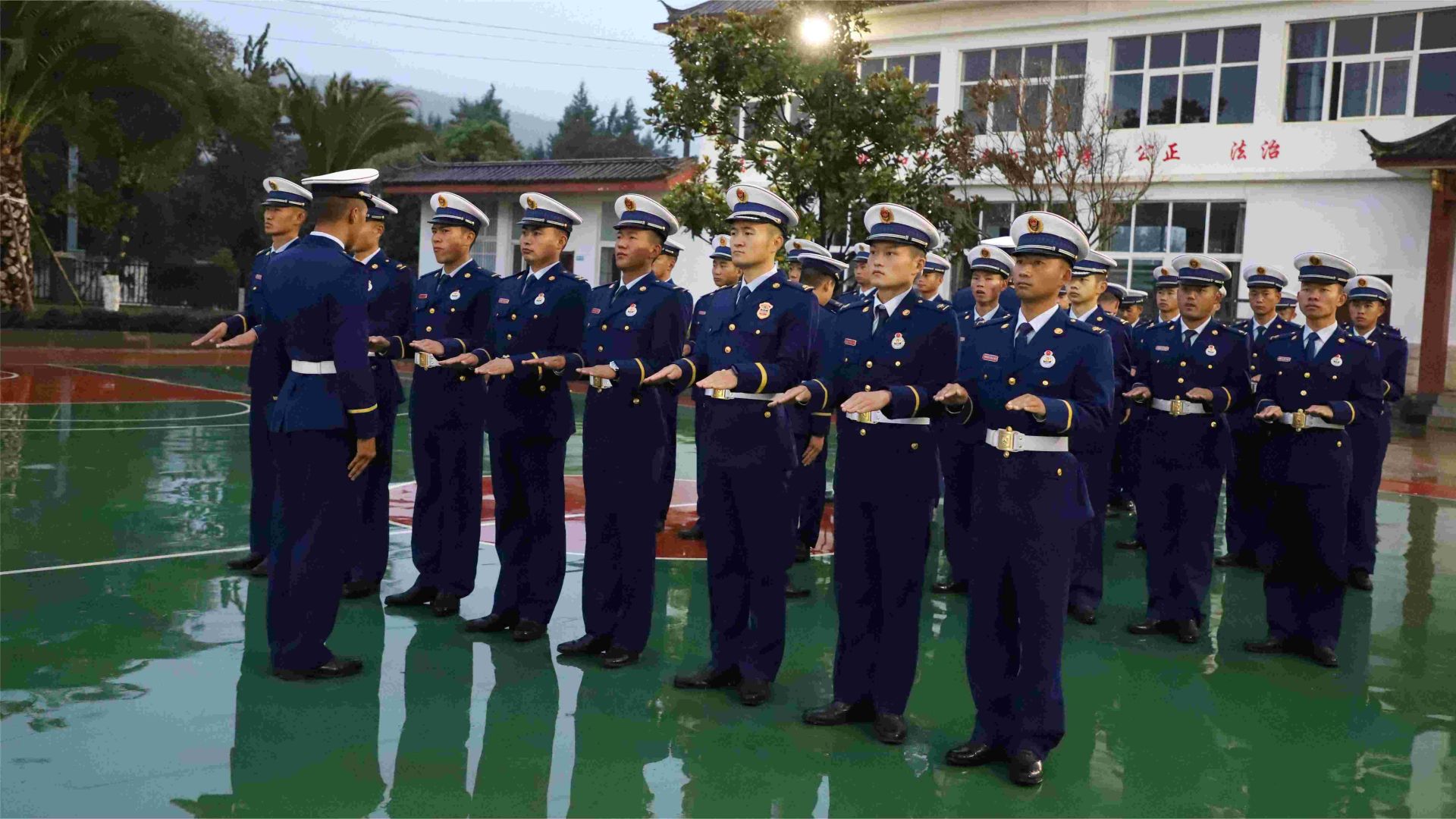 丽江支队玉龙大队一中队巧用“三个一”做好学员实习工作 (1)(1).jpg