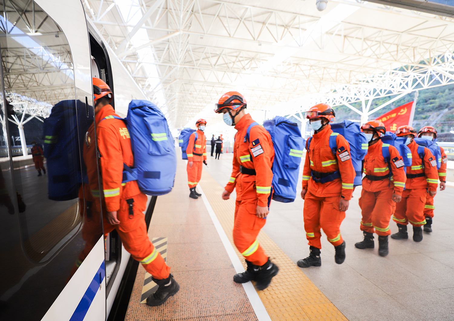 云南丽江森林消防支队开展跨区域灭火应急输送演练