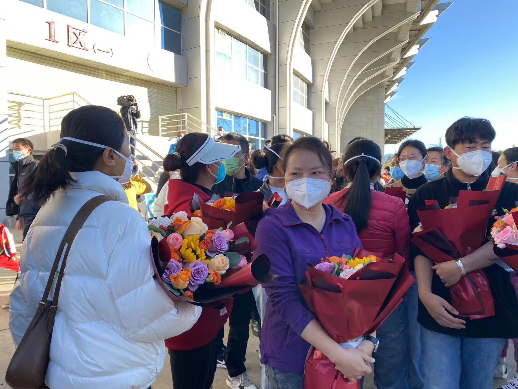 去时无畏，归来无恙  丽江市援瑞核酸采样队80人圆满完成各项任务 (9).jpg