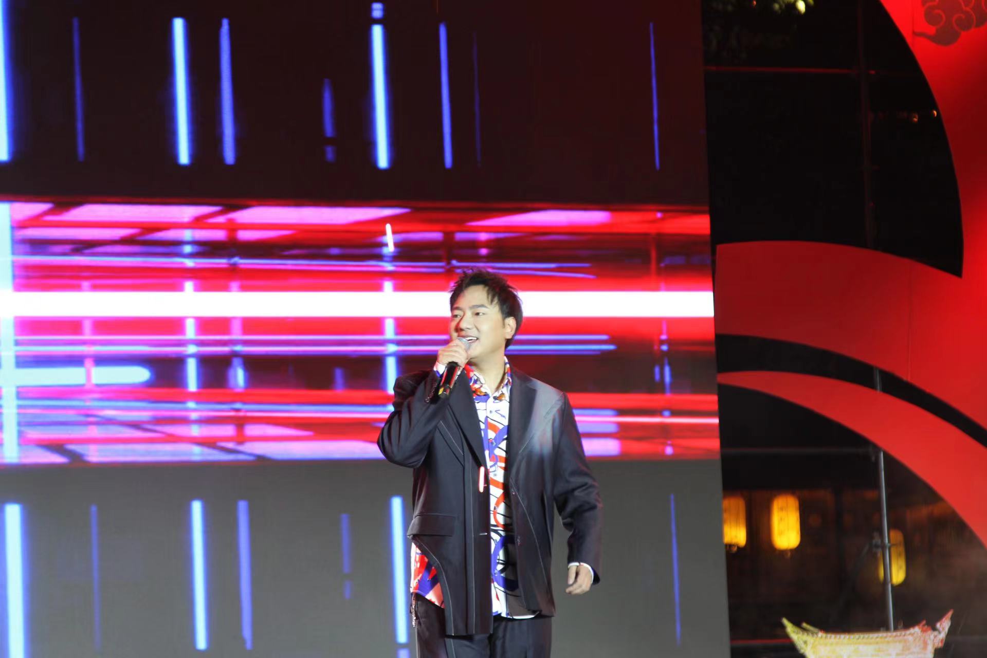 首届古城区非遗文化周正式启动  丽江古城玉河广场沸腾了 (3).jpg