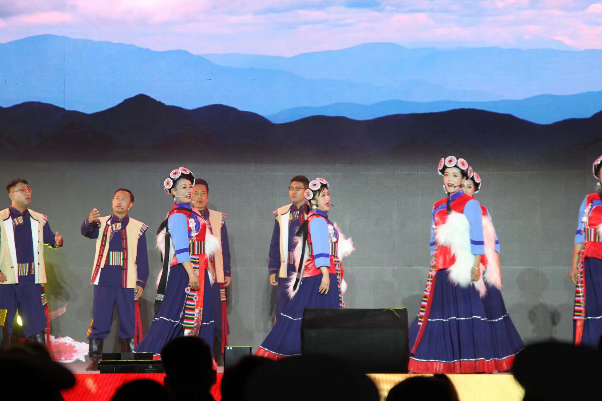 首届古城区非遗文化周正式启动  丽江古城玉河广场沸腾了 (4).jpg