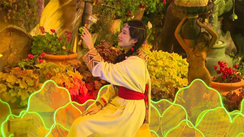 旅游逐步回暖，丽江日均接待游客量已超10万人次 (2).jpg