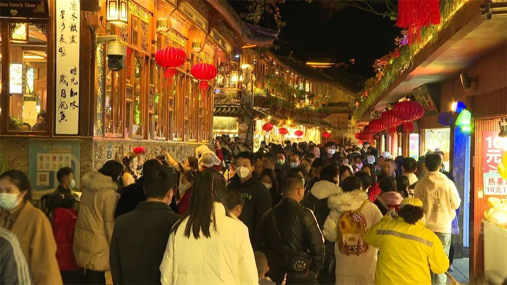 旅游逐步回暖，丽江日均接待游客量已超10万人次 (4).jpg