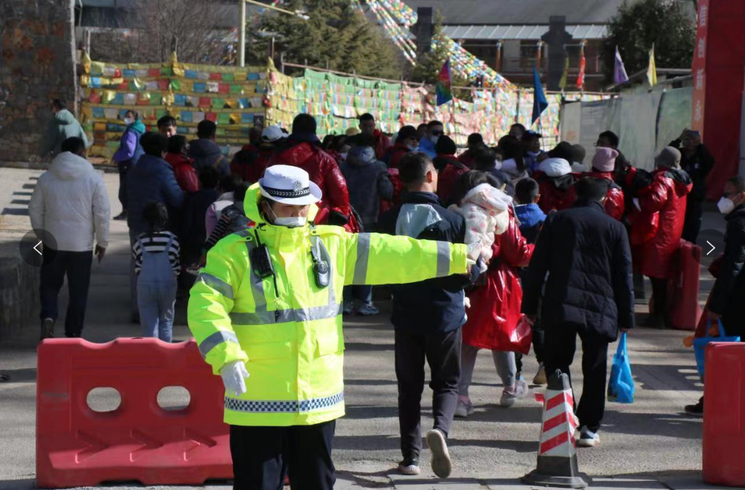 玉龙雪山景区秩序井然 游客纷纷点赞：不虚此行
