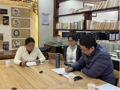 《中国火炬》杂志社深入古城区采访关心下一代工作 (1).png