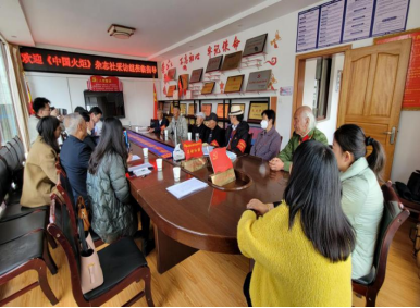 《中国火炬》杂志社深入古城区采访关心下一代工作 (2).png