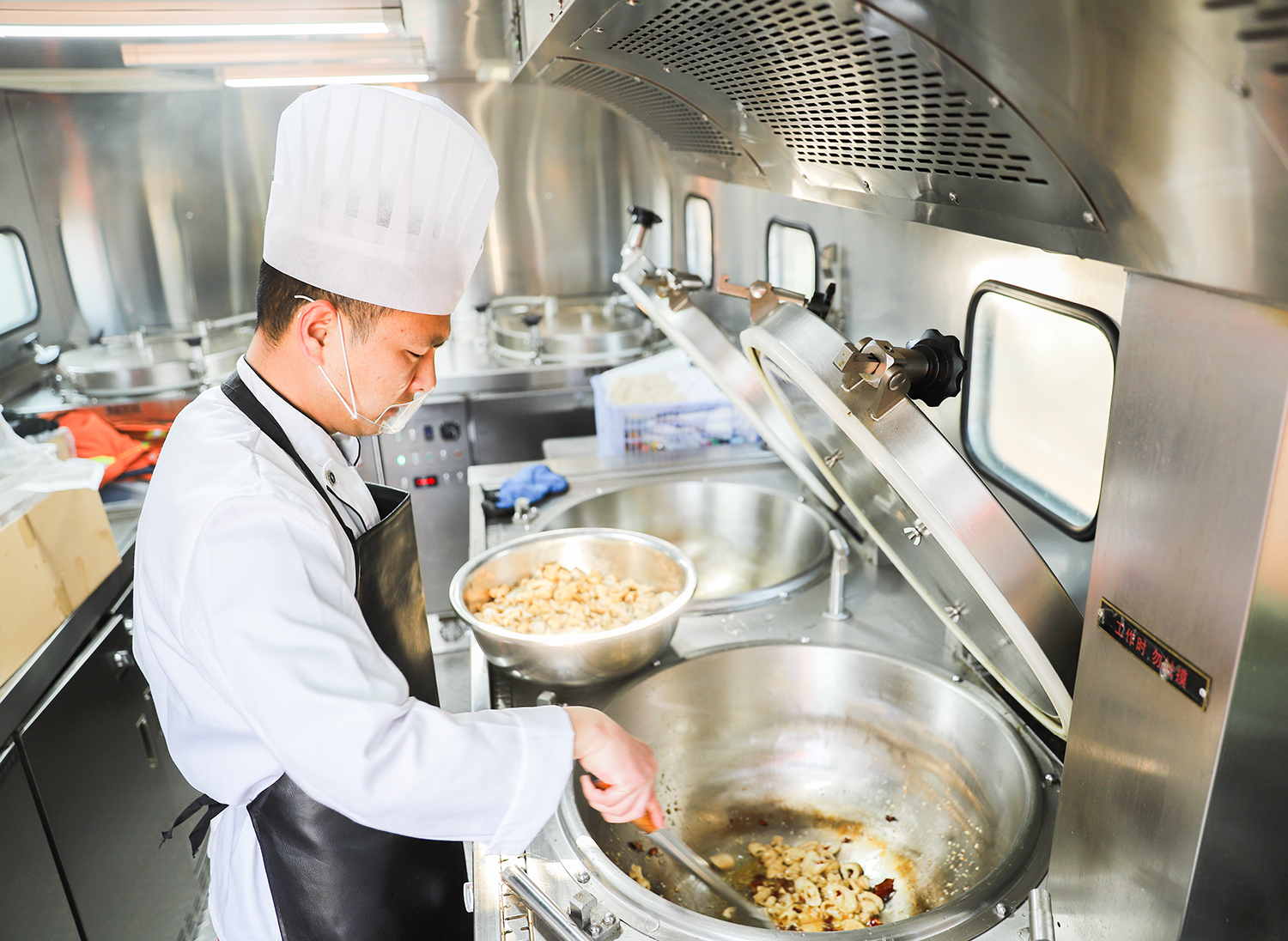 队伍打胜仗，伙食是保障  记丽江市森林消防支队里的“仓大厨” (2).JPG