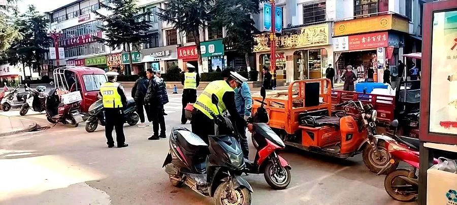 宁蒗城区为减少城区交通噪音污染按下“静音键” (1).jpg