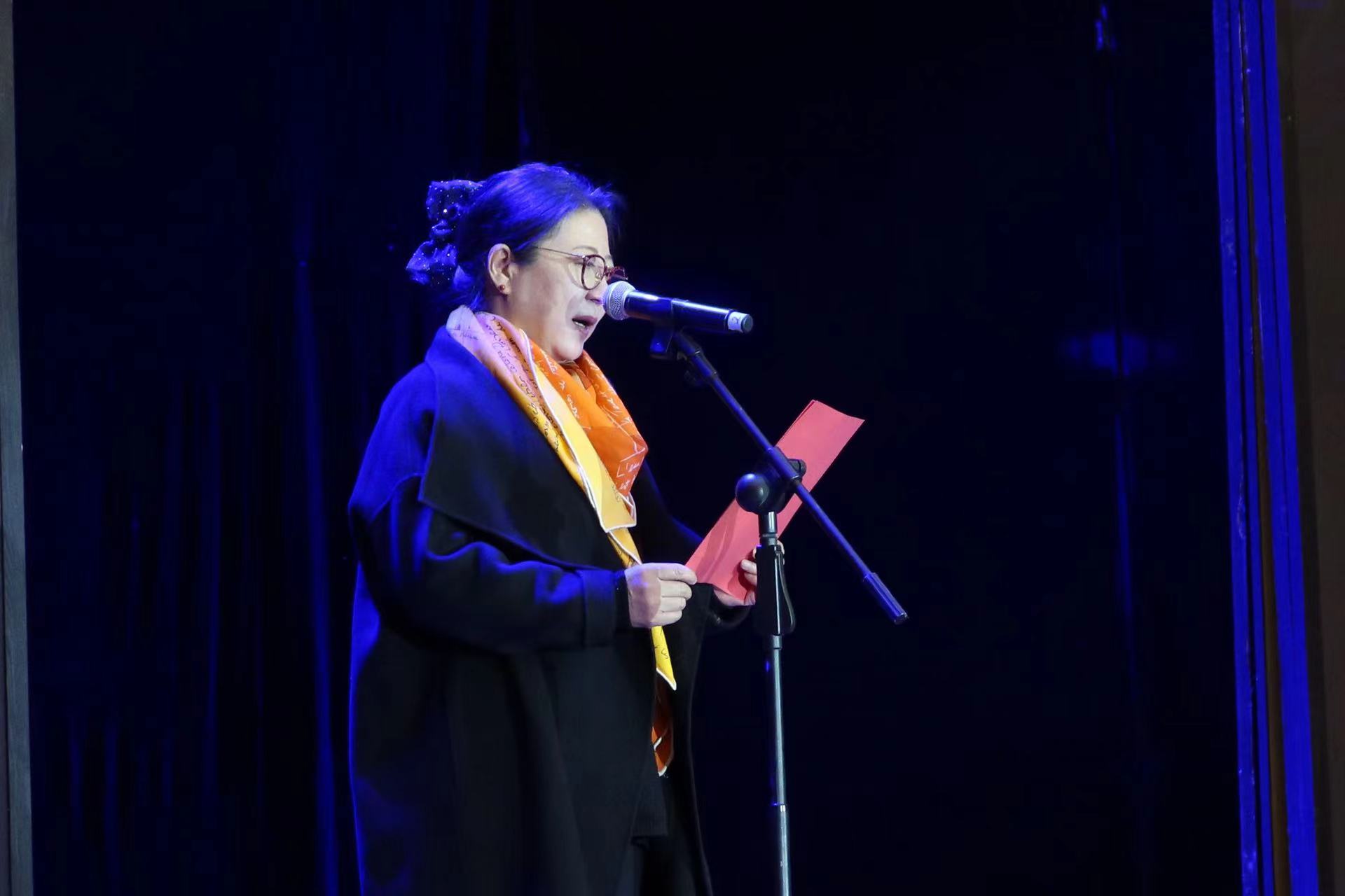 中国儿艺“五十六朵花”公益演出在丽江启幕 (1).jpg