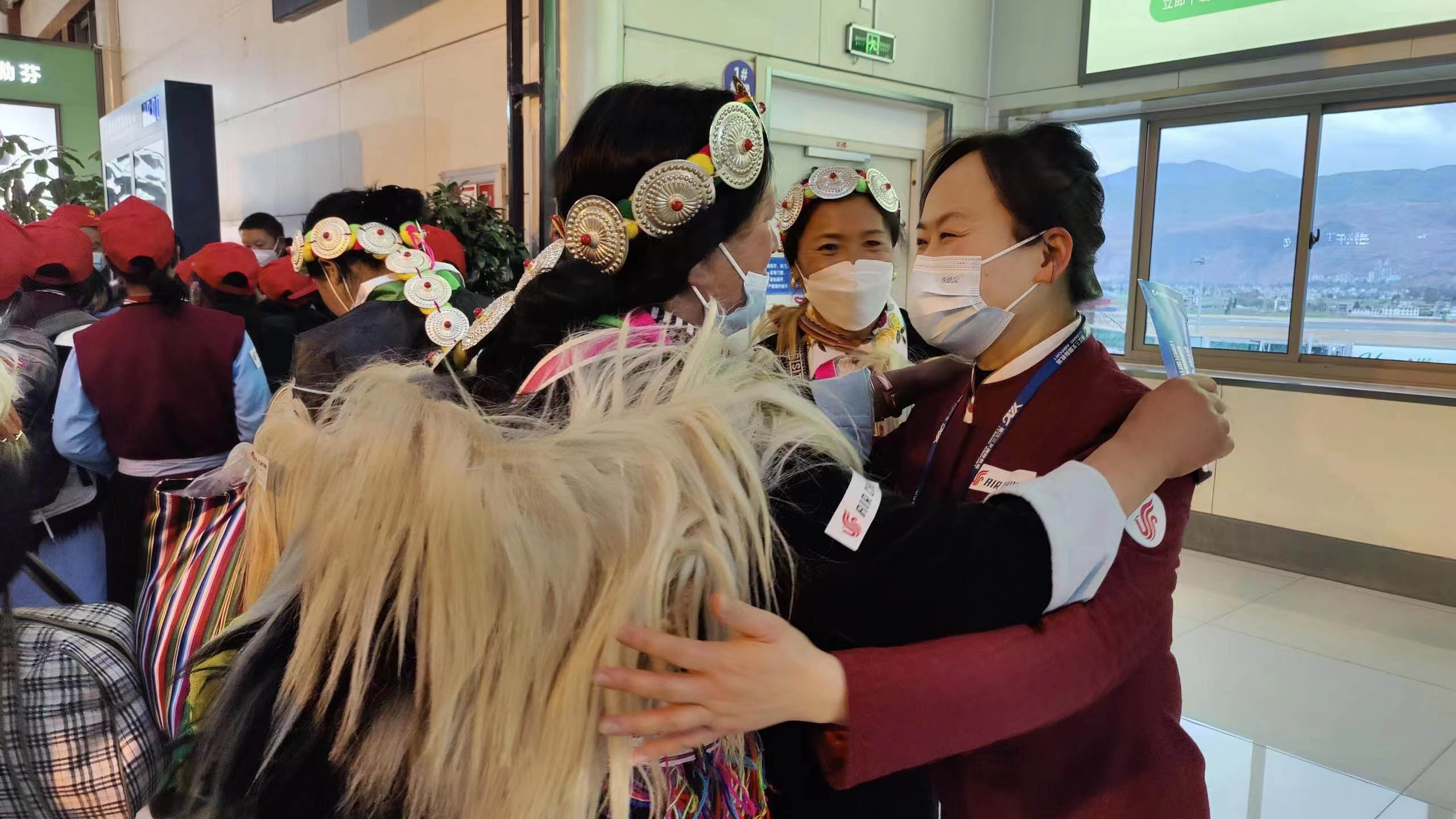 100 名丽江银发旅客“圆梦北京” (2).jpg