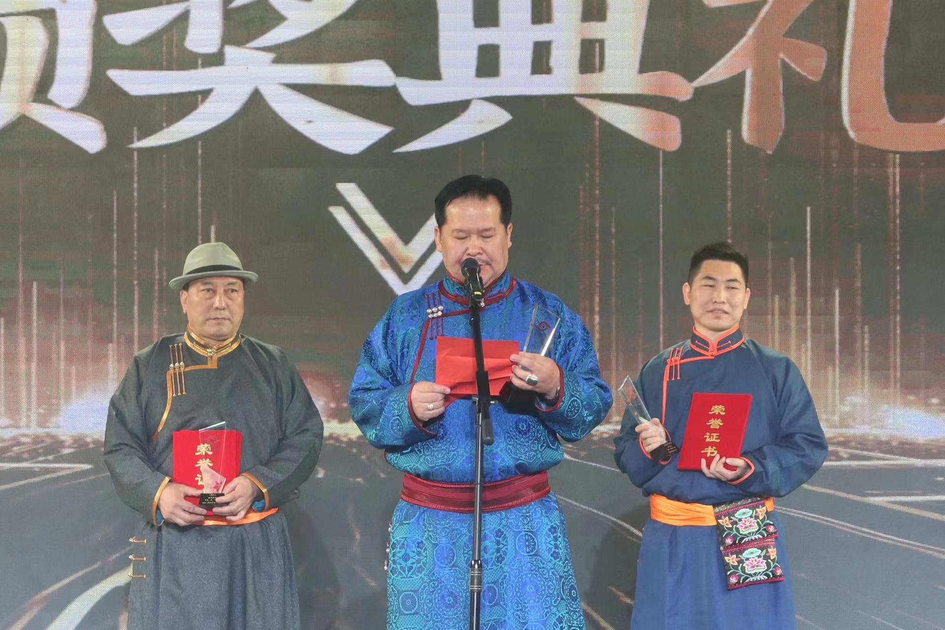 《民族文学》年度奖颁奖典礼永久落户丽江 (3).jpg