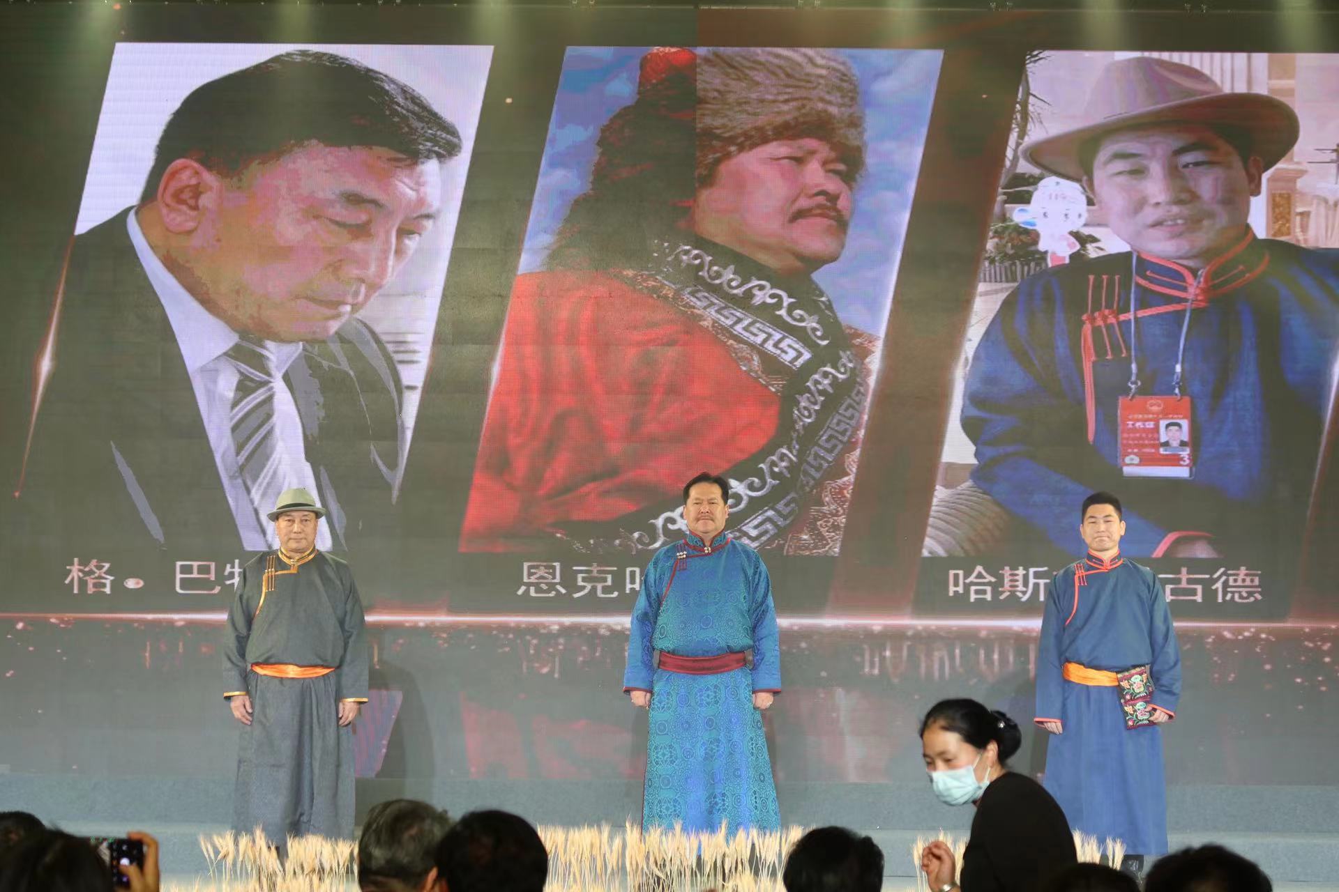 《民族文学》年度奖颁奖典礼永久落户丽江 (4).jpg