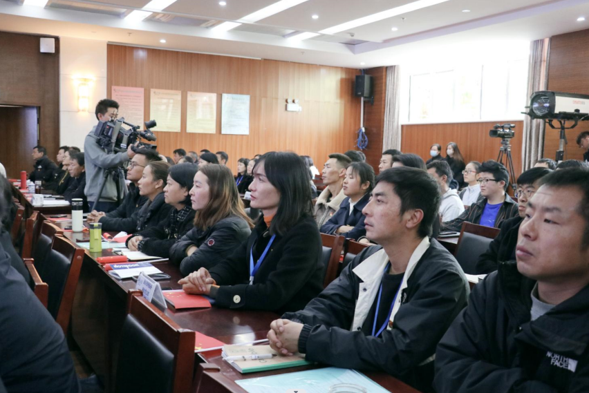 丽江古城保护管理局（公司）这堂“沉浸式”党课句句入耳 声声入心！ (3).png