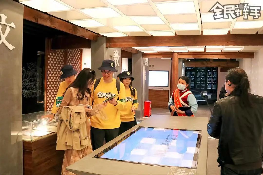 现场“开杠”  《全民辩手》全国赛首场在丽江古城举行 (3).jpg