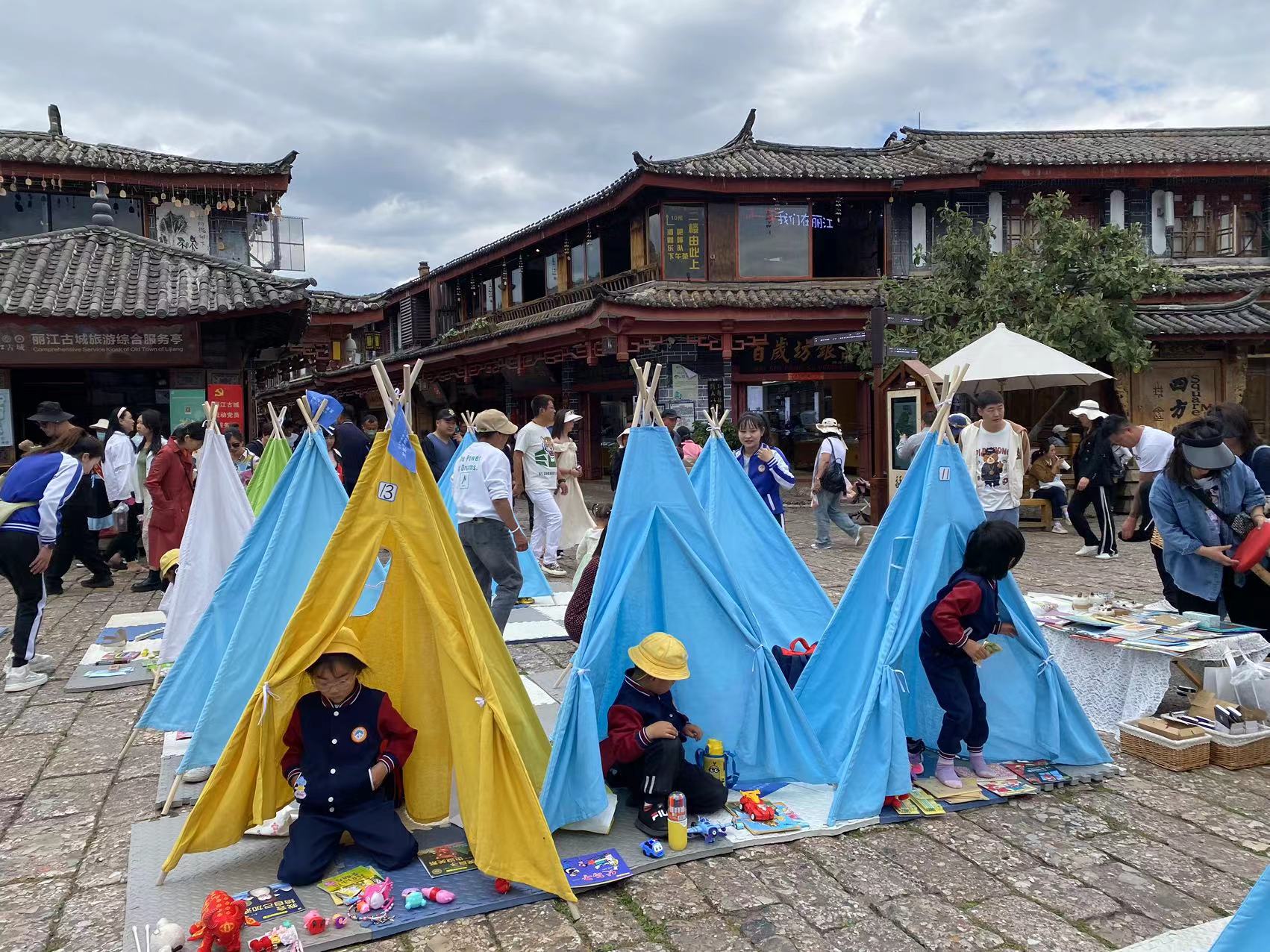 天雨流芳  在丽江古城拥抱“书”式生活 (12).jpg