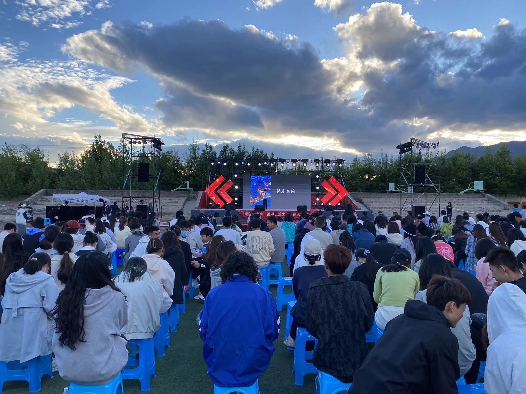 丽江文化旅游学院第一届“七彩云南游我来说”导游技能大赛落幕 (6).jpg