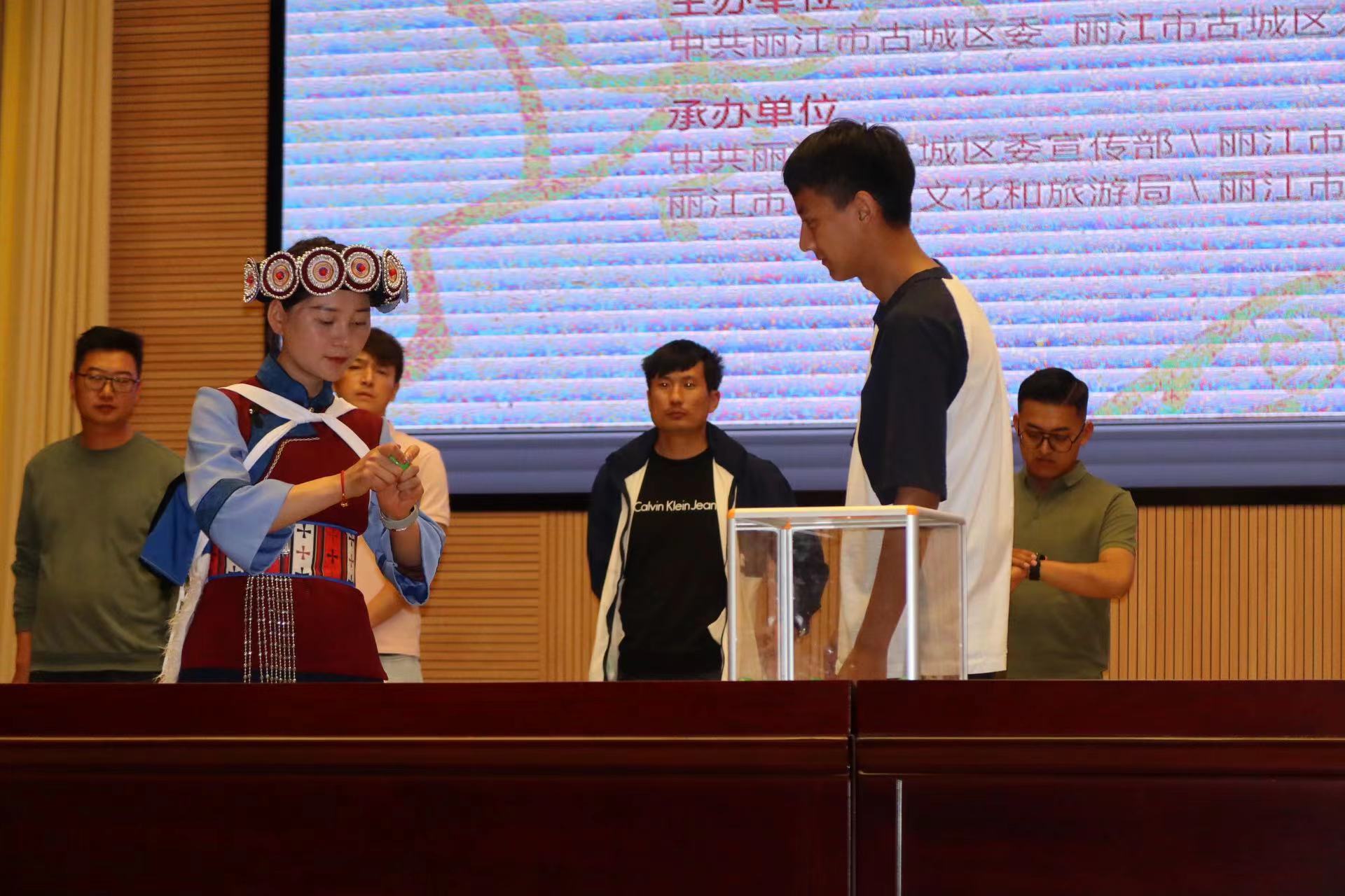 100支代表队集结完毕！摩拳擦掌期待古城区“天雨流芳杯”全省足球邀请赛 (2).jpg