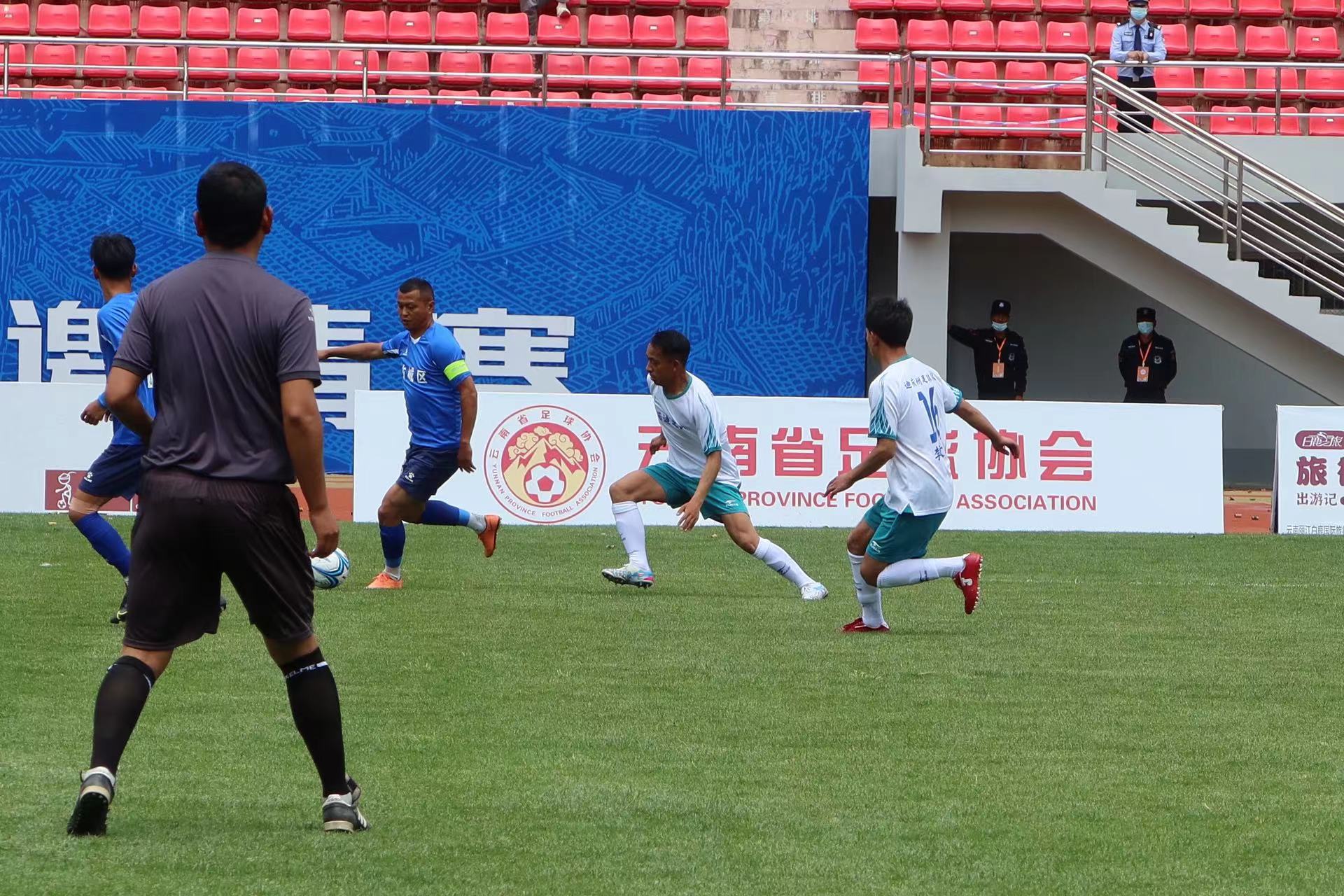 赢了！古城区“天雨流芳杯”全省足球邀请赛揭幕战  古城区6：0 大胜迪庆州足协 (4).jpg