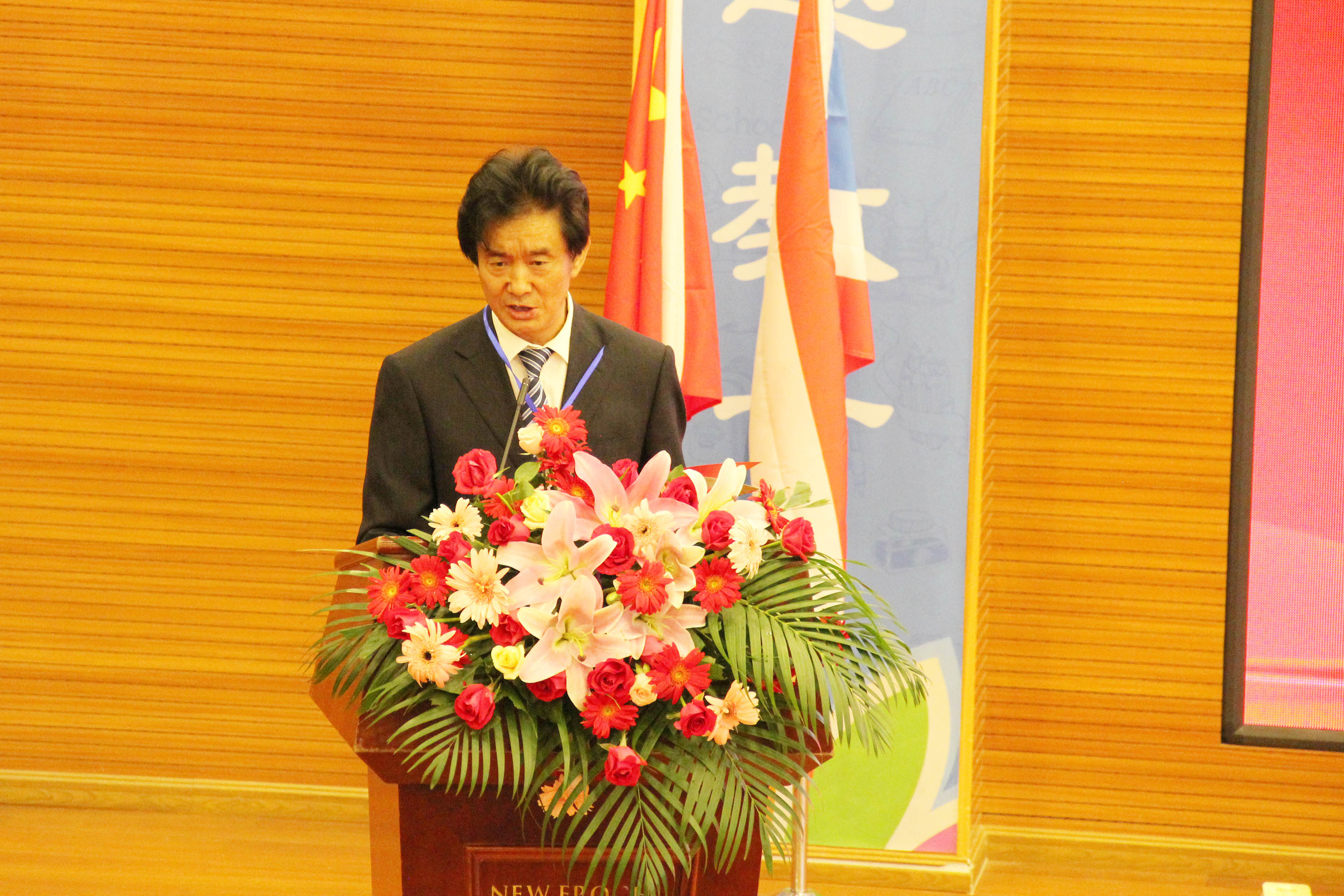 潘宏义：为丽江学子搭建更好的出国留学平台 (2).JPG