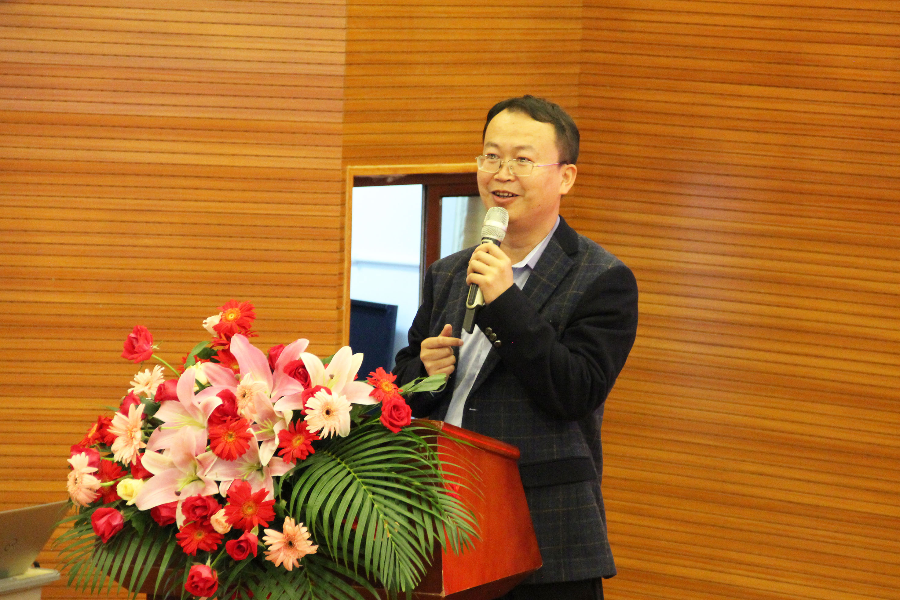 潘宏义：为丽江学子搭建更好的出国留学平台 (5).JPG